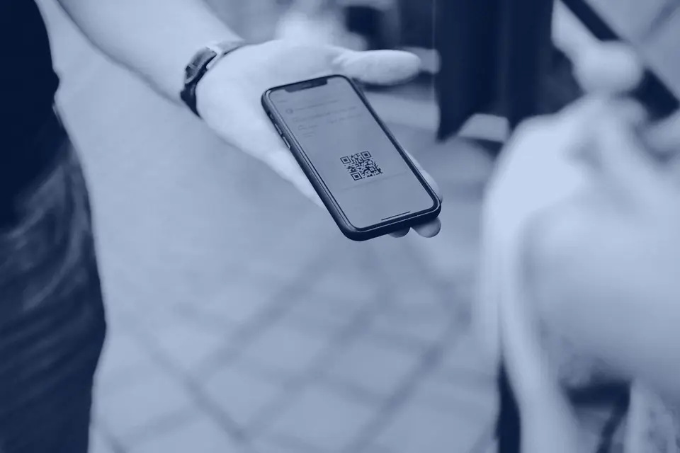 Entrada con código QR en un celular